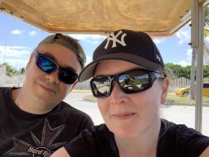 Ne Tammelat golf-autolla