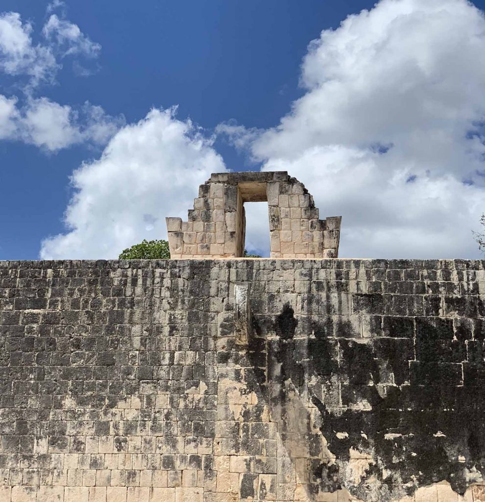 Modernin maailman seitsemäs ihme: Chichén Itzá, Meksiko 24 Mayojen pallopeli maali