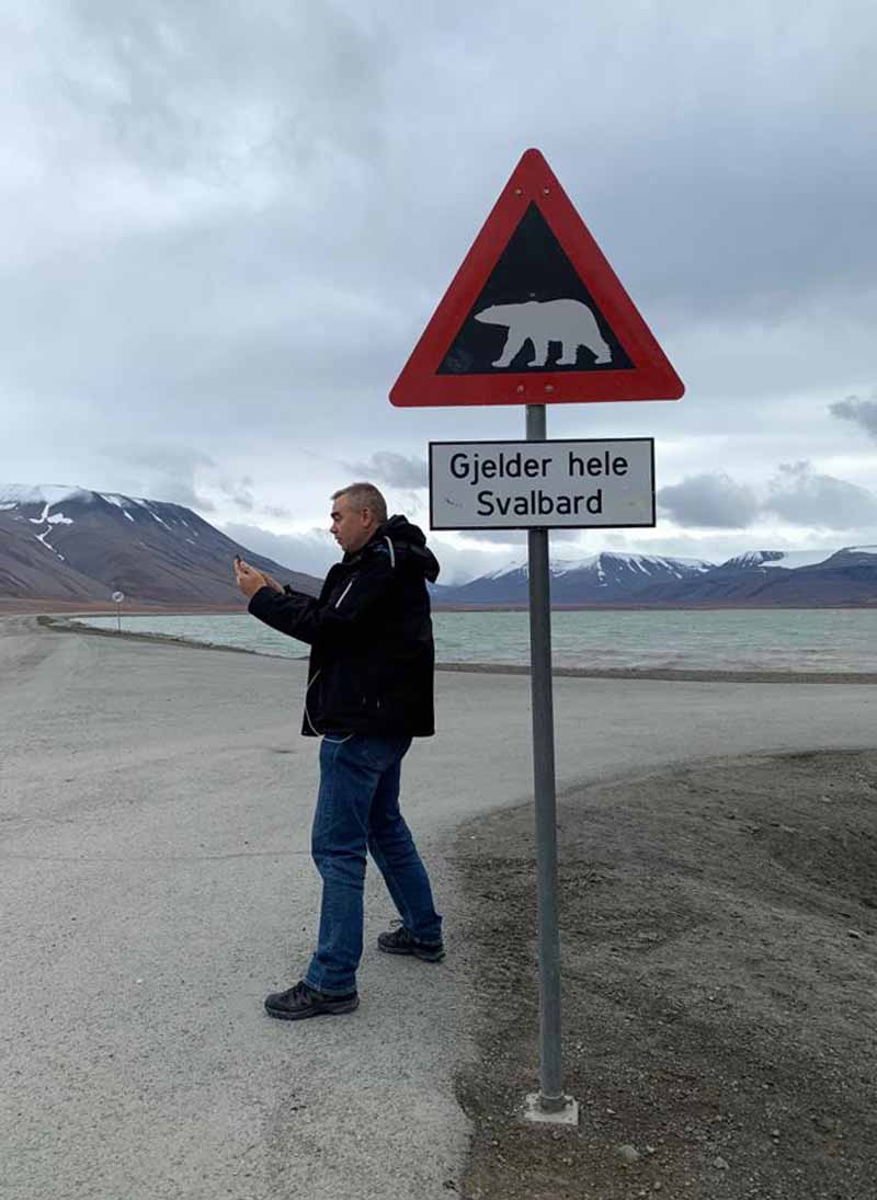 Jääkarhu varoituskyltti