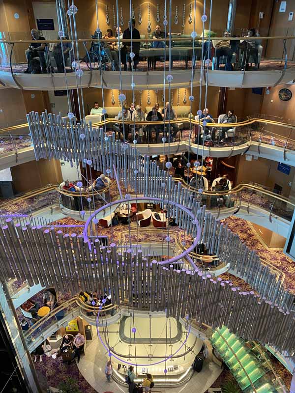 Jewel of the Seas pääaula aula revontulet aurora art main lobby