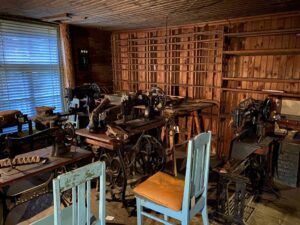 museo Portaan Nahkurinverstas paja verstas nahka singer ompelukone