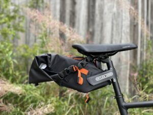 Ortlieb satulalaukku polkupyörään. Bikepacking.