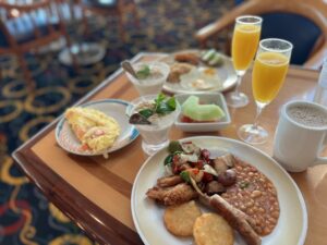 Buffet-aamiainen Grandeur of the Seasilla