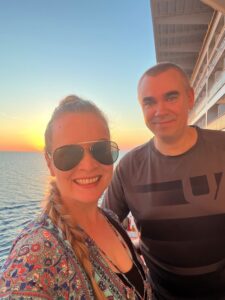 Ne Tammelat auringonlaskussa