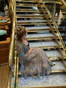 Katri ja 30k eurolla Swarovski-rappusia