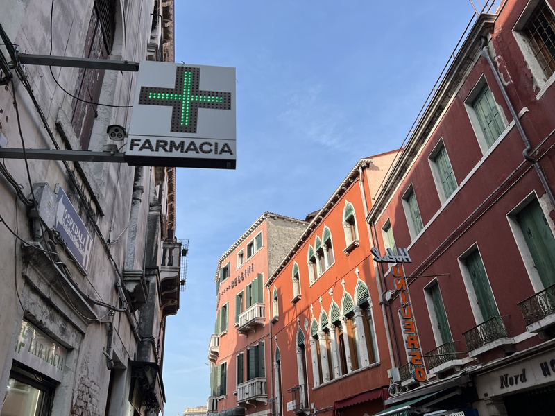 Farmacia - Apteekki Italiassa