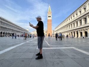 Ilkka Plays Pokemon in Venice