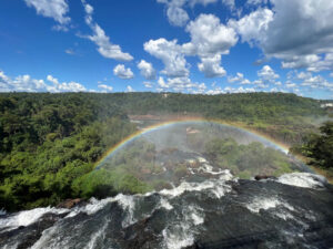 Sateenkaari Iguassulla