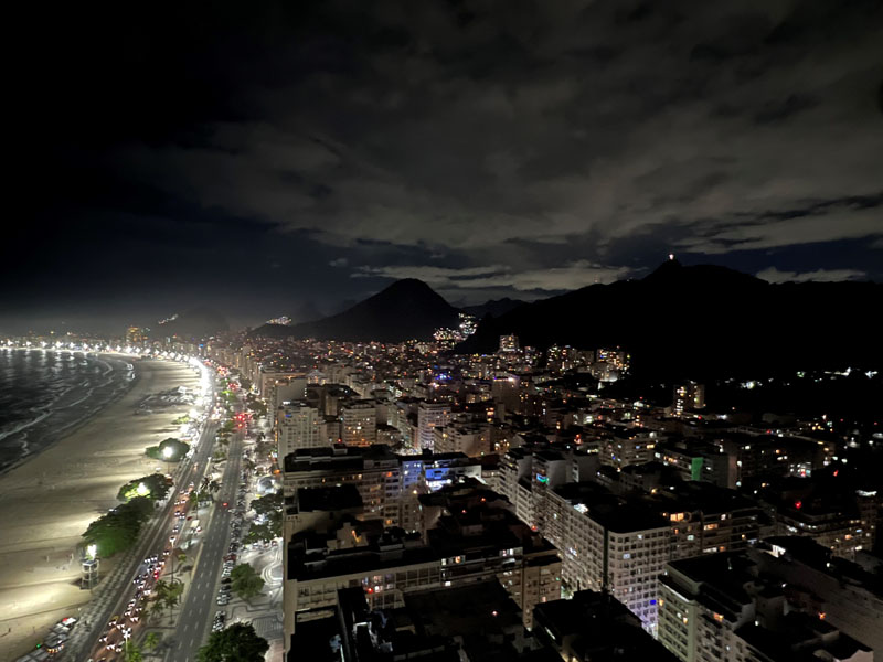 Copacabana yöllä