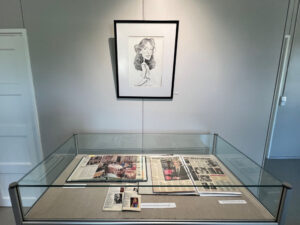 Kaari Utrio esittelyssä Someron Kulttuurigalleriassa