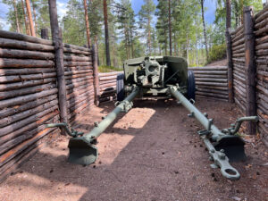 Tykki Virolahden Bunkkerimuseossa