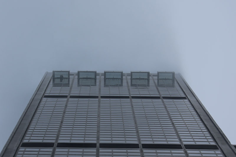 Willis Towerin lasikuutiot kadulta nähtynä