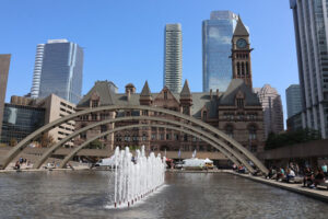 Suihkulähde Toronton keskustassa