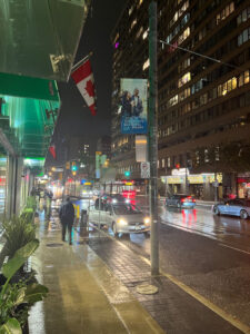 Carlton Street Holiday Inn Toronto Downtownin edustalla