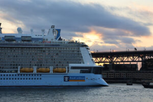 Ovation of the Seas Sydneyn satamassa