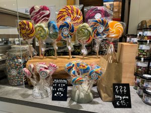 Smakbyn karkkikaupan valikoimia