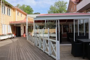 Hotel Cikadan sisäpiha