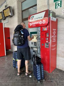 Junaliput Palermon juna-asemalta lentokentälle sai ostettua automaatista