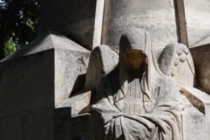 Hautausmaan enkelipatsas Bukarestissa, Romaniassa