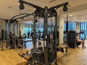 Podgorican Hiltonin kuntosali oli yksi suurimmista ja parhaiten varustelluista hotellisaleista, jonka olemme ikinä nähneet