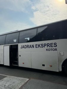 Jadran Ekspres Kotor toimi bussinamme Podgoricasta Dubrovnikiin