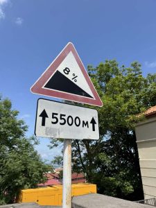 Jyrkkää alamäkeä Georgiassa
