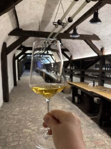 Khareba Wineryn valkoviini