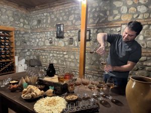 Goderdzishvili Family Cellarin viininmaistelua