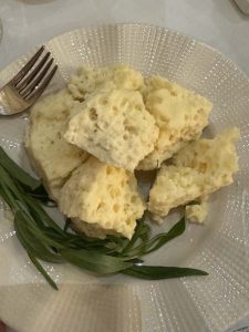 Guda-juusto on perinteistä georgialaista lampaanjuustoa, joka on kypsytetty