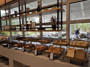 Hilton Nicosian aamiaisen leipävalikoimat